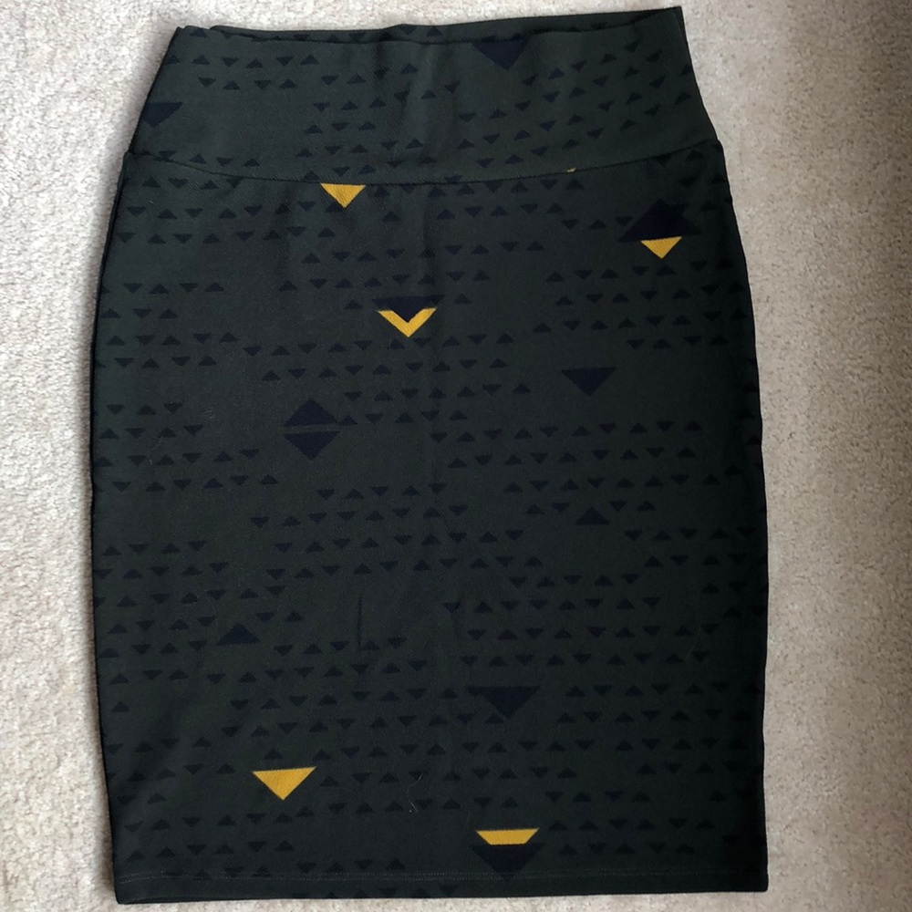 Patterned pencil skirt